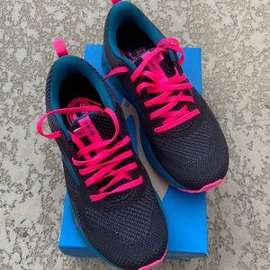 Brooks Revel 5 Running Shoes - women size 8.5 medium